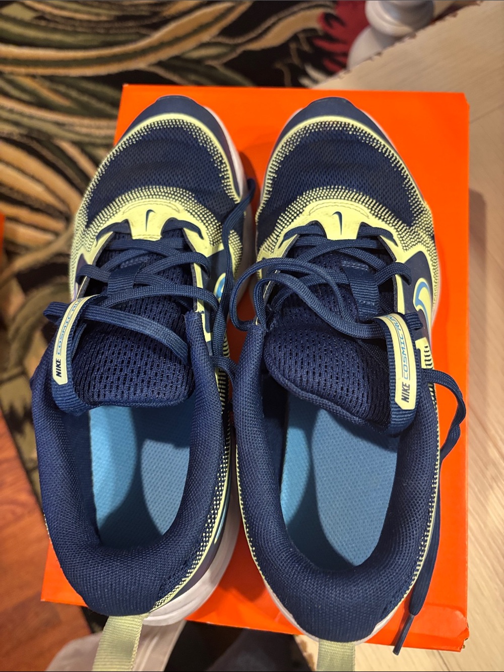 GUC Nike Cosmic Runner Sneakers Size 4.5Y - Picture 10 of 11